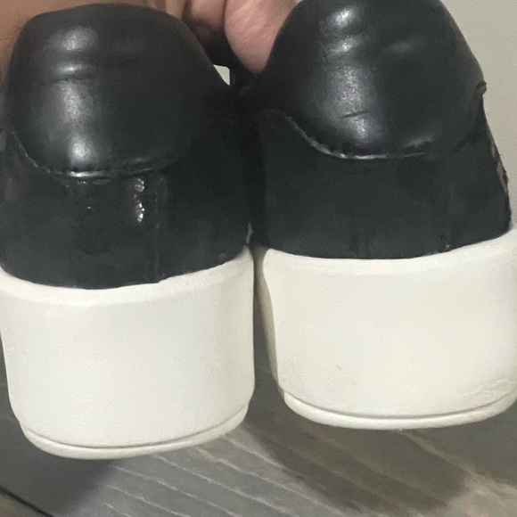 Clarks Slip on Sneakers - Picture 2 of 4